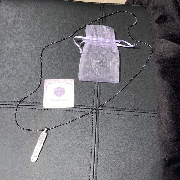 Devonne By Demi Lovato Tag Necklace - Picture 3 of 9